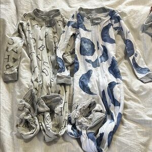 Burt's Bees Baby Footie Pajama Set Blue Moons and Letter Bees